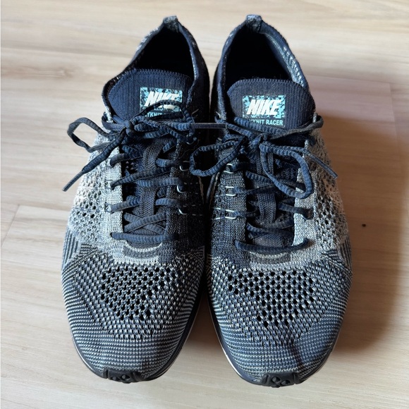 Nike Flyknit Racers - Picture 4 of 5